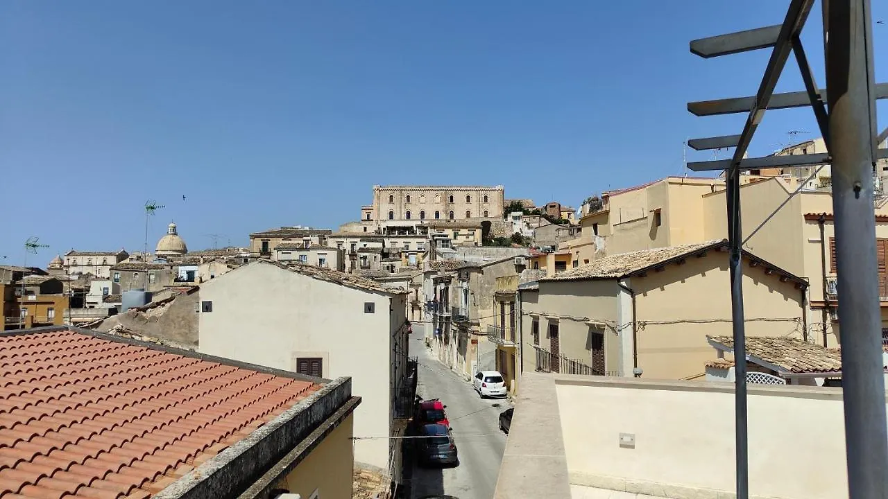 Terrace- Walk To Porta Reale And Cafes - La Casa Della Pietra - Near Wine Tasting Lägenhet Noto