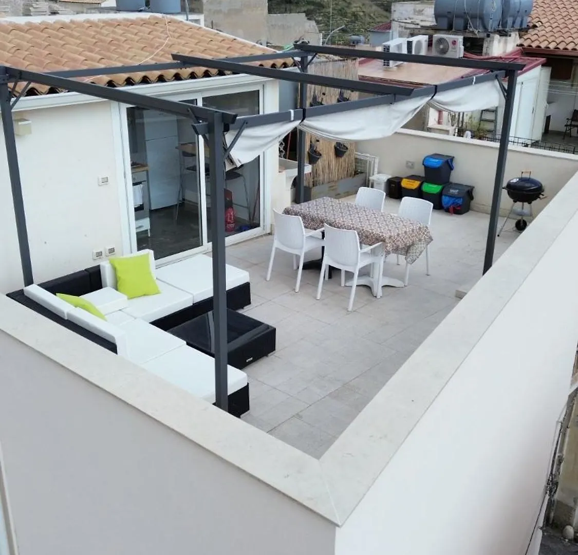 Terrace- Walk To Porta Reale And Cafes - La Casa Della Pietra - Near Wine Tasting Lägenhet Noto