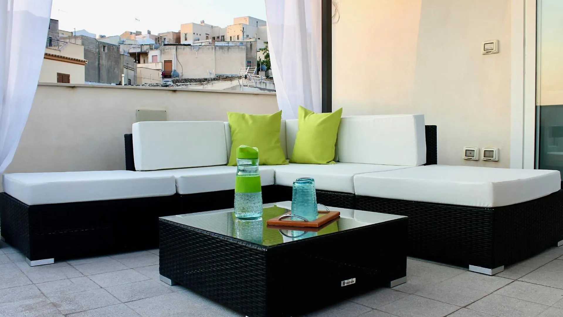 Terrace- Walk To Porta Reale And Cafes - La Casa Della Pietra - Near Wine Tasting Lägenhet Noto 0*,  Italien