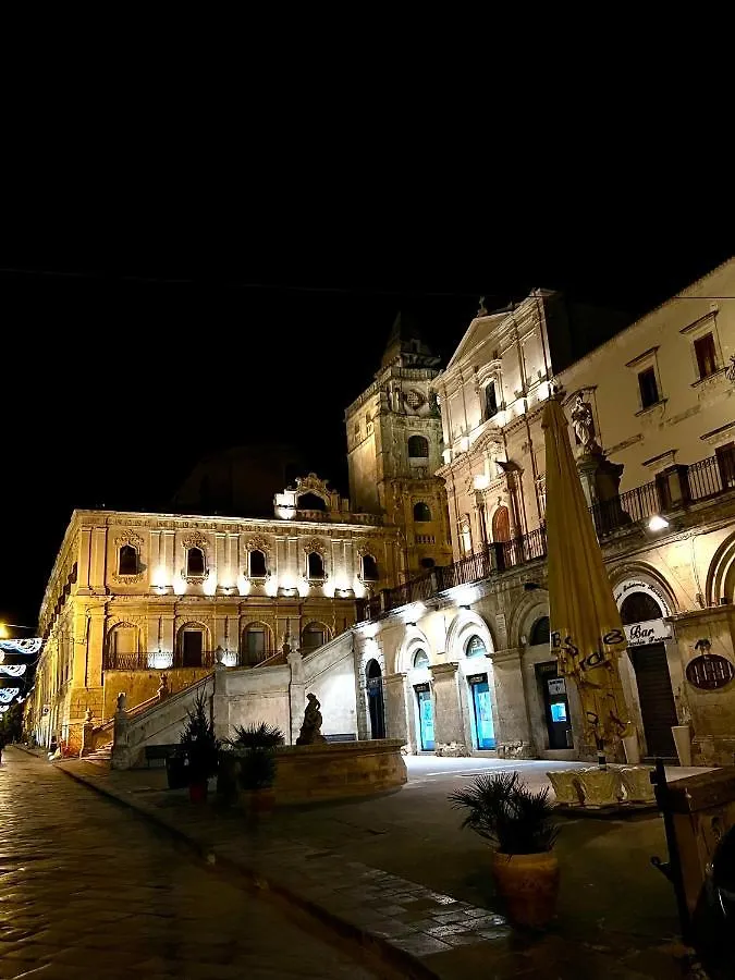 Terrace- Walk To Porta Reale And Cafes - La Casa Della Pietra - Near Wine Tasting Apartment Noto