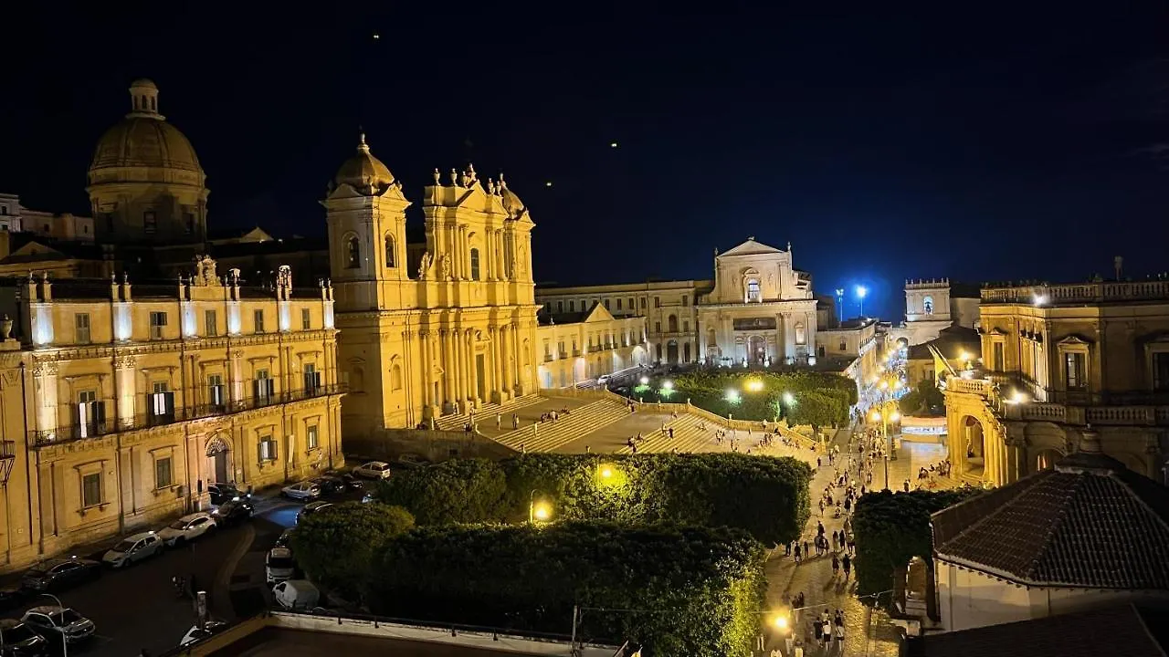 Terrace- Walk To Porta Reale And Cafes - La Casa Della Pietra - Near Wine Tasting Apartment Noto 0*,  Italy
