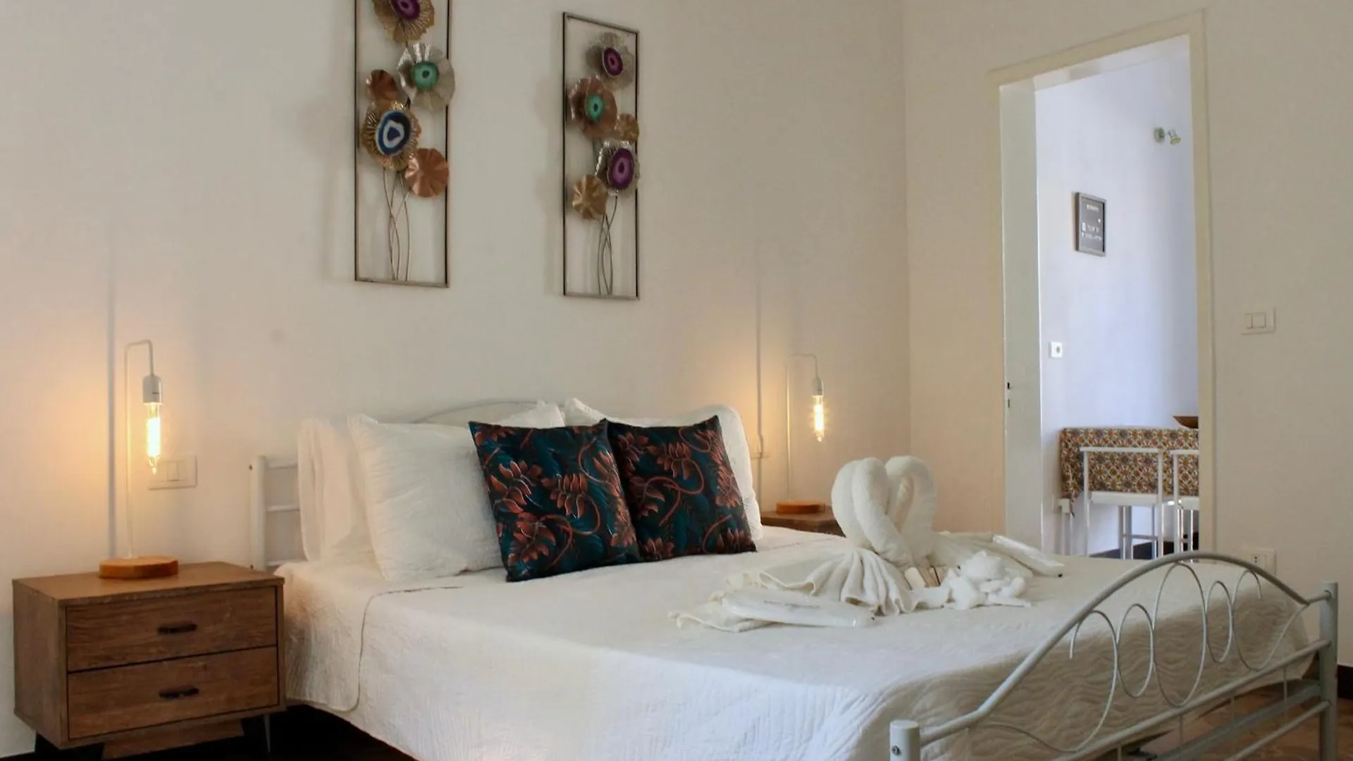 Terrace- Walk To Porta Reale And Cafes - La Casa Della Pietra - Near Wine Tasting Apartment Noto