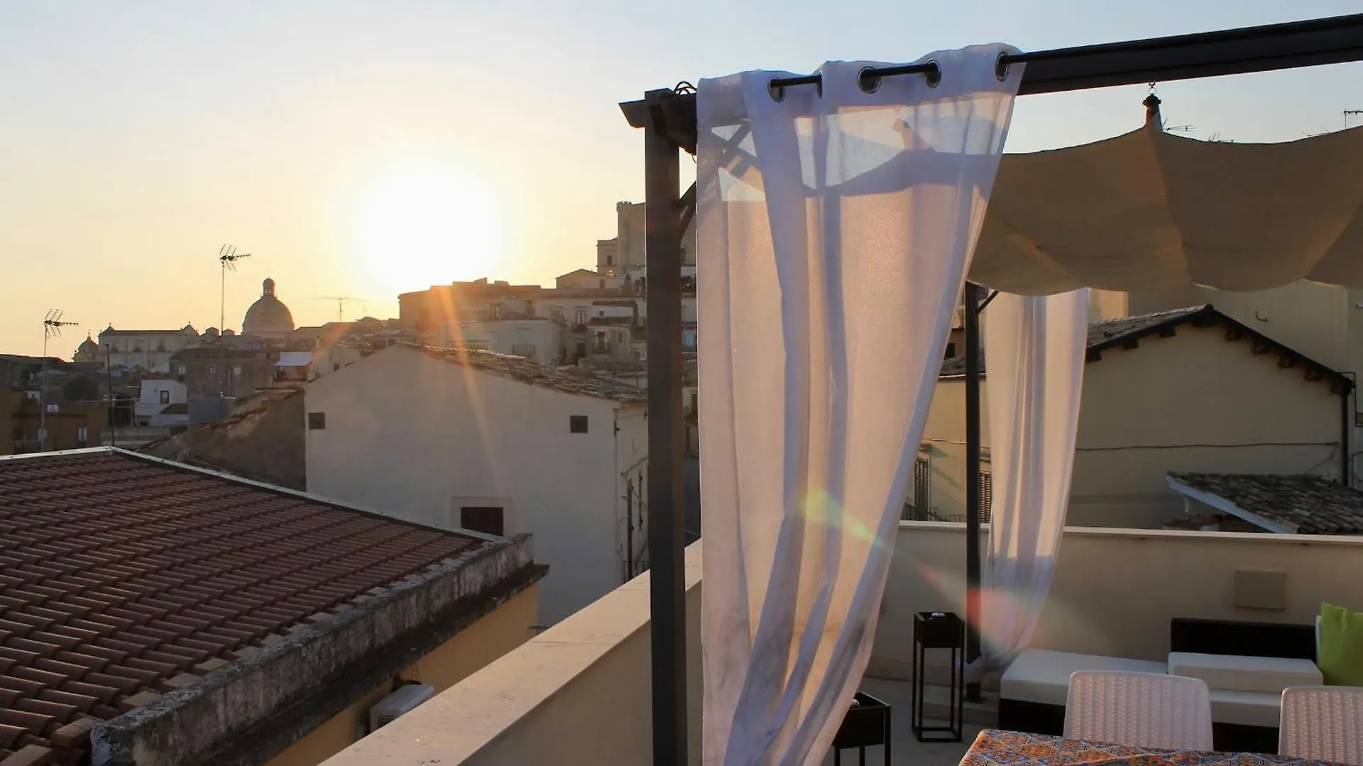 Terrace- Walk To Porta Reale And Cafes - La Casa Della Pietra - Near Wine Tasting Apartment Noto