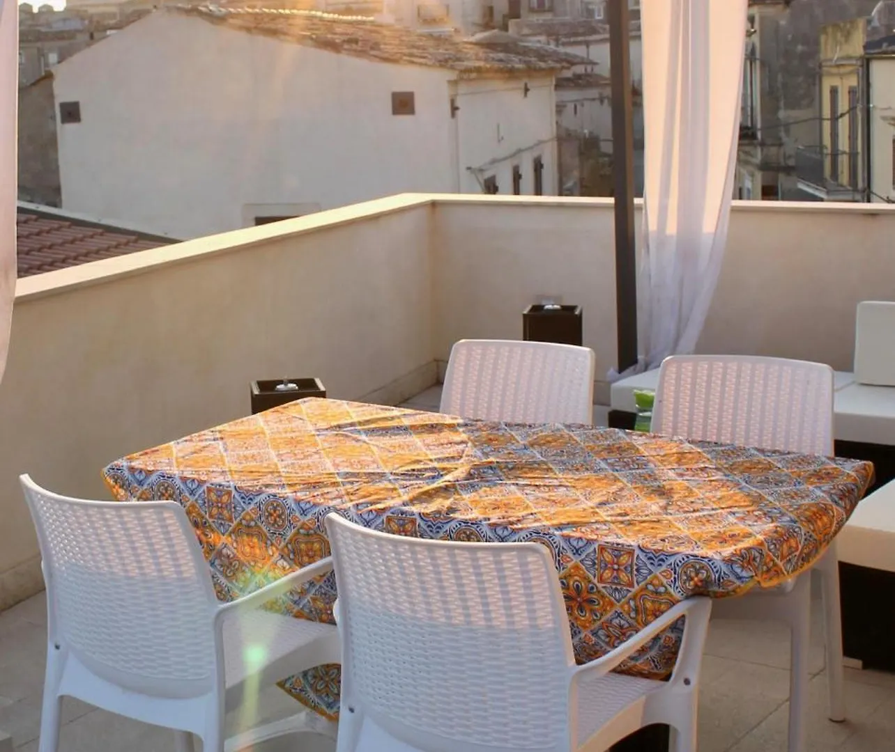 Terrace- Walk To Porta Reale And Cafes - La Casa Della Pietra - Near Wine Tasting Apartment Noto